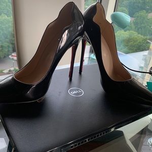 red soled pumps size 42 (fits a 10 /9.5)